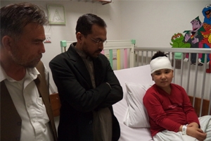 احسن عباس رضوی کی سانحہ مستونگ کے زخمی زائرین کی عیادت