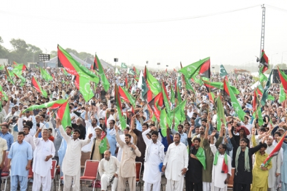 آپ یقین جانیے کچھ لوگ نشان عبرت بنیں گے