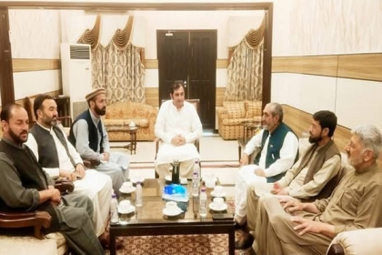 مجلس وحدت مسلمین کے وفد کی گلگت بلتستان کے سابق وزیر اعلیٰ اور تحریک انصاف کے صوبائی صدر خالد خورشید سے ملاقات