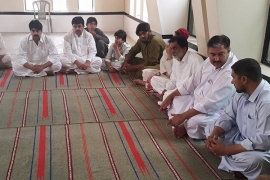 ایم پی اے آغا رضاکی ہزارہ ٹاون کو تباہی سے بچانے والے طالب حسین کے اہل خانہ سے ملاقات، امداد رقم کا اعلان