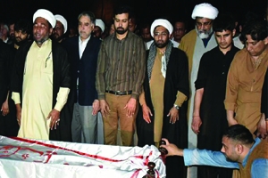 تکفیری دہشت گردوں کی فائرنگ سے شہیدسید مظہر حسین نقوی عرف پارے شاہ کی نماز جنازہ میں علامہ ناصرعباس جعفری کی شرکت