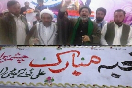 جشن مولود کعبہ کے موقع پر جی بی کی تاریخ کا سب سے بڑا کیک کاٹا گیا، آغا علی رضوی نے نعروں کی گونج میں کیک کاٹا