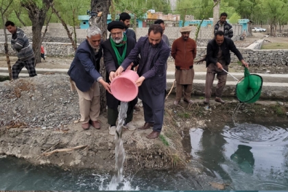 ماہی پروری کو گھریلو صنعت بنانےکیلئےایم ڈبلیوایم رہنما وزیر زراعت کاظم میثم کی جانب سے نیورنگاہ میں پائلٹ پروجیکٹ کا افتتاح