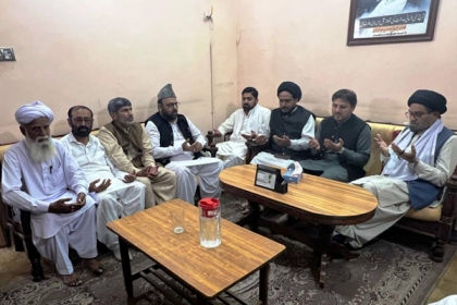 سید ناصرشیرازی کی زیر قیادت ایم ڈبلیوایم وفد کی علامہ سید علی رضا نقوی کے اہل خانہ سے تعزیت ، مرقد پر فاتحہ خوانی