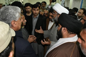 علامہ ناصرعباس جعفری کی  گورنر کے پی کے اور وفاقی وزیر عبدالقادر بلوچ سے سانحہ حیات آباد پر شدید غم و غضے کااظہار