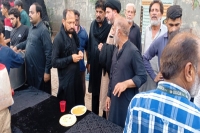 صدر ایم ڈبلیوایم پنجاب علامہ علی اکبر کاظمی کی زائرین بی بی پاک دامن کے لئے لگائے گئے موکب میں حاضری