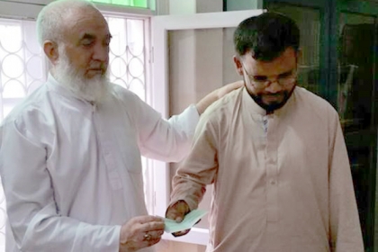 ایم ڈبلیوایم کرا چی ضلع وسطی کی جانب سے متاثرین گلگت بلتستان کیلئے امدادی چیک