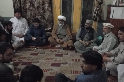 علامہ راجہ ناصرعباس کی پاراچنار میں خانوادہ شہدائے سانحہ پشاور سے ملاقات اور فاتحہ خوانی