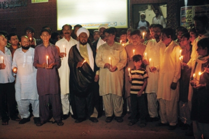 ایم ڈبلیوایم فیصل آباد کی جانب سے شہدائے کوئٹہ کی یا د میں چراغاں